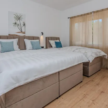 Apartment Lucy I Vir